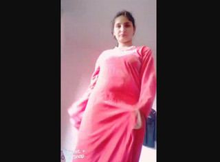 Cute paki girl Showing