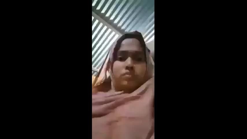 Village Bhabi Showing And Fingering