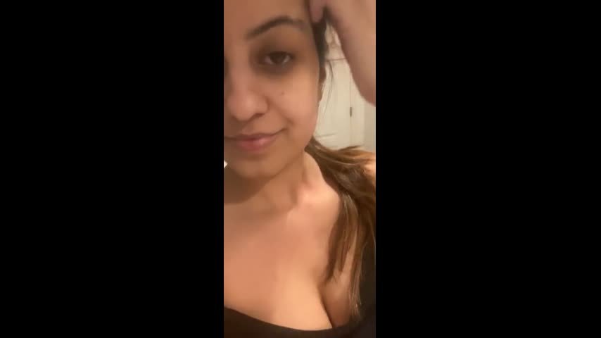Beautiful Gf Showing