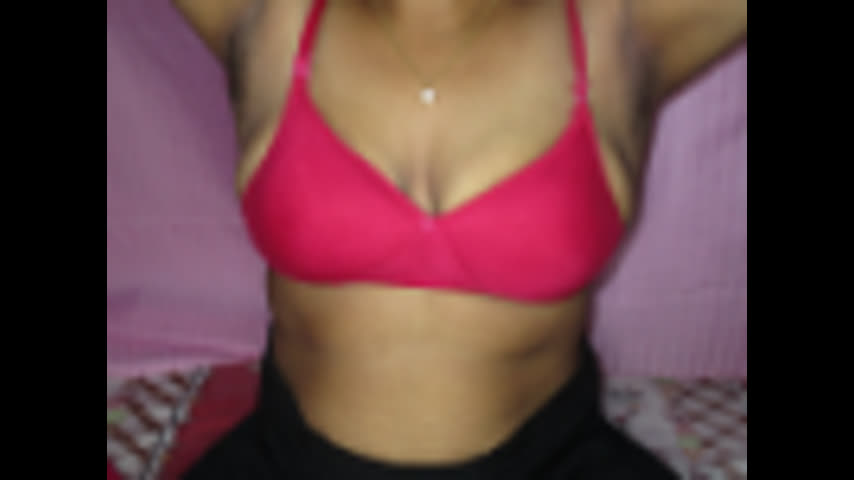 Bengali Housewife Mona Exposes Her Milky Boobs