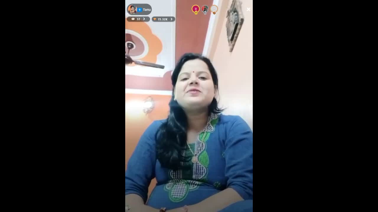 Tanu showing her boobs and pussy on Superlive with face