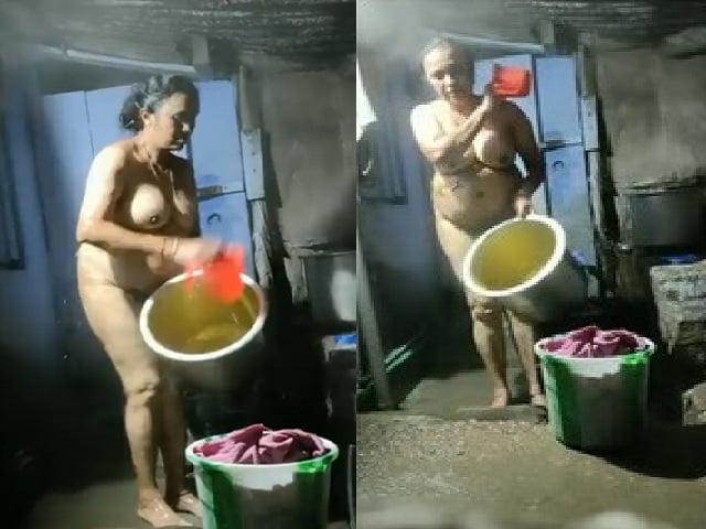 Big boobs aunty caught on viral hidden cam