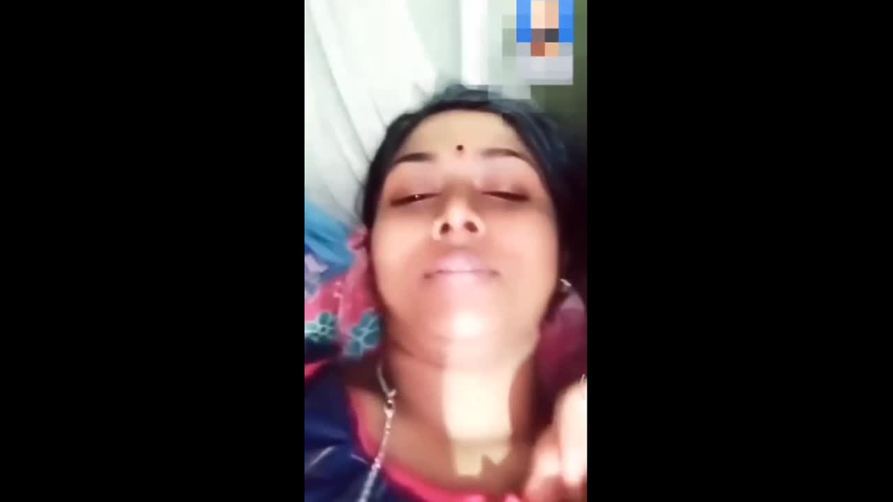 Desi village bhabi fun with smll sister chamet