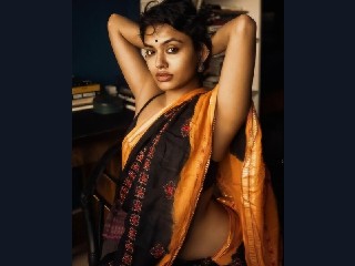 Desi Popular Malayalam Actress & Dancer Aiswarya Suresh Full Nude Show Sexy Modeling With Teasing Boobs & Lesbian