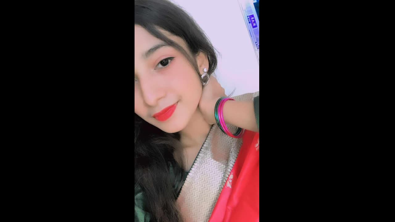 Cute GF Sex chat Showing Pressing Boobs Fingering