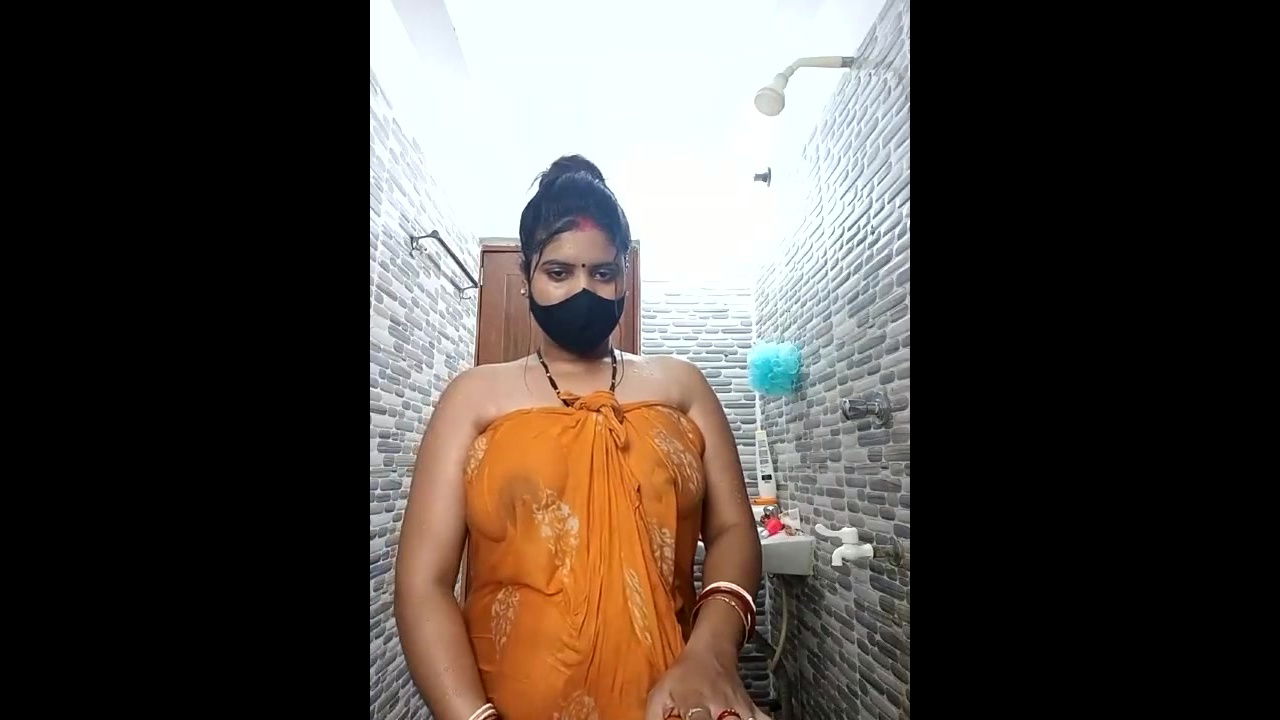 Desi Girl SHower and Boobs Show