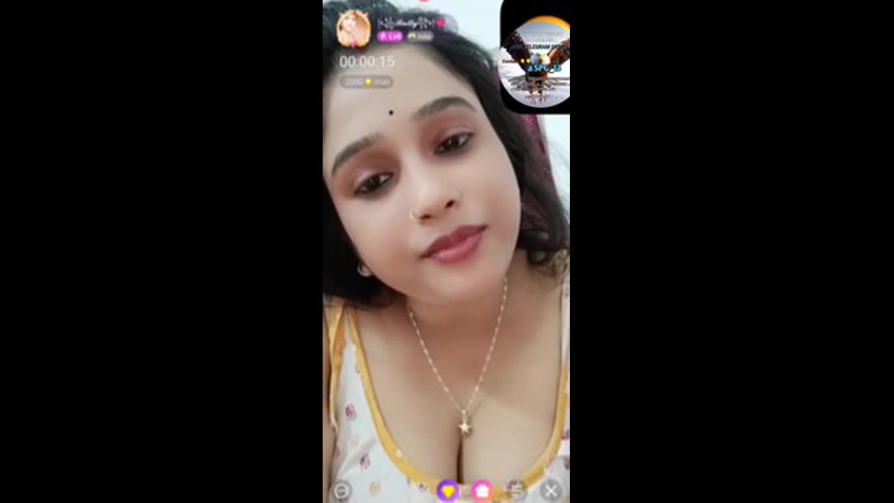 Horny Chamet MILF Dolly Nude Masturbating And Asshole Spreading