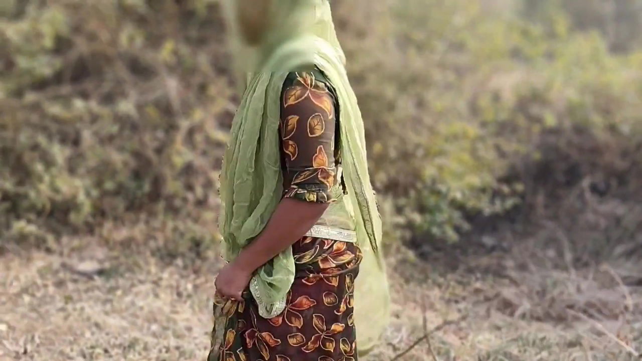 Indian Desi Village Girl Fucked for Gift in Jungle, Outdoor Jungal Sex Hindi Audio HD