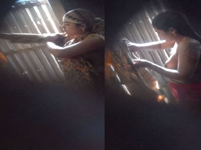 Bangladeshi village beauty boobs show after bath