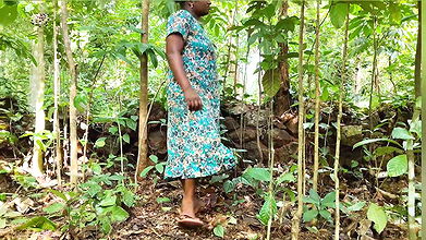 My Girl Friend Pissing in Jungle I See Her Big Pussy and Big Boo