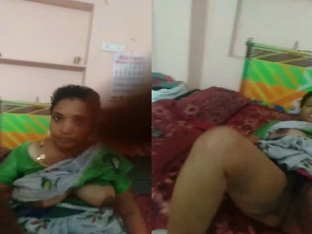 Slutty bhabhi in saree is ready for sex with client