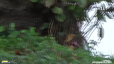 44216tures Calling and Girls Have to Piss